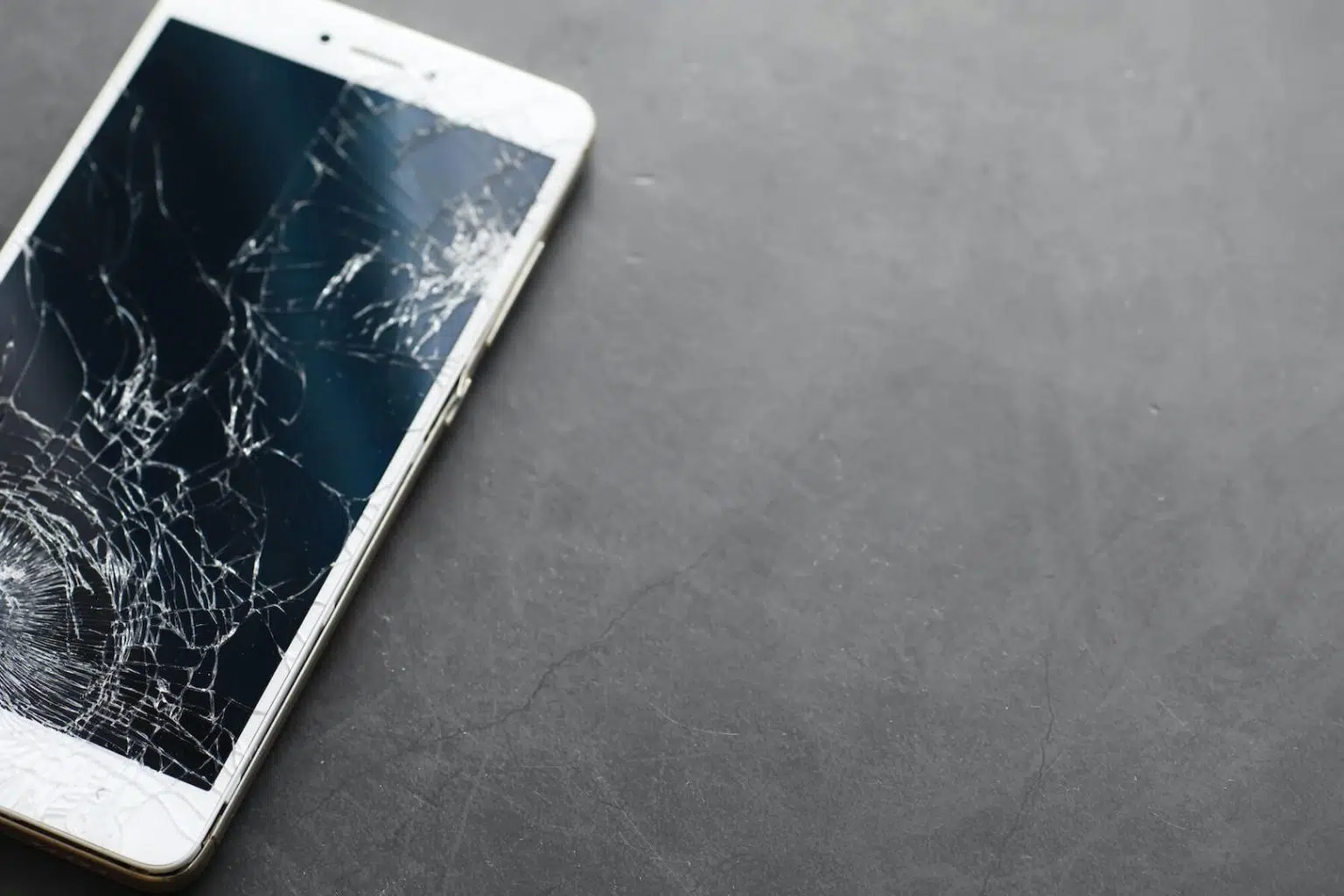 abq cell phone glass repair1 1536x1024 1